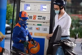 Hôm nay (11-5): Giá xăng có thể giảm tiếp