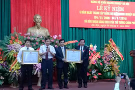 Đảng bộ Khối doanh nghiệp Hà Nội đón nhận Bằng khen của Thủ tướng Chính phủ