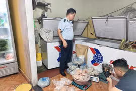 Khởi tố chủ cơ sở sử dụng hàn the để sản xuất giò chả