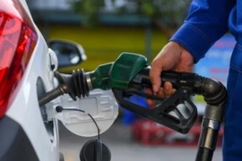 Sau 1 tuần giảm, giá xăng dầu trong nước lại tăng