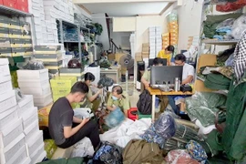 Công khai bán quân phục cảnh sát biển trên website giaysiquan.com