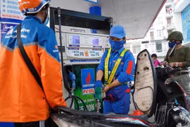 Giá xăng dầu giảm mạnh từ chiều nay