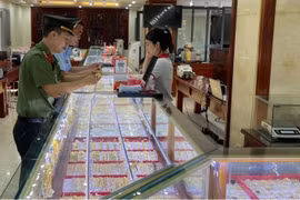Nhiều cửa hàng kinh doanh vàng bán vàng giả mạo nhãn hiệu