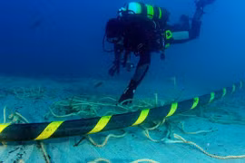 Bốn tuyến cáp quang biển cùng gặp sự cố: Việt Nam cần thêm cáp quang biển mới