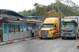 Không để xảy ra ùn tắc hàng hóa tại quốc lộ 1A và khu vực cửa khẩu