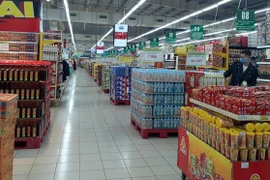 Thủ tướng yêu cầu kiểm soát giá hàng hóa, dịch vụ sau khi giá xăng dầu giảm mạnh