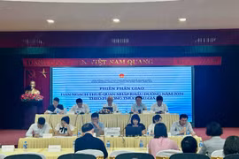 Bảy doanh nghiệp trúng đấu giá nhập khẩu 121.000 tấn đường