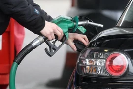 Xăng tăng giá lần thứ ba trong tháng 6