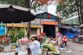 Thị trường mùng 5 Tết: Cà phê tăng giá 40%, bún phở tranh thủ kiếm lời