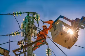 Thủ tướng yêu cầu đảm bảo cung ứng điện năm 2024 và các năm tiếp theo