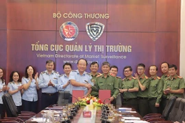 Lực lượng công an và quản lý thị trường hợp tác chống hàng giả trên thương mại điện tử