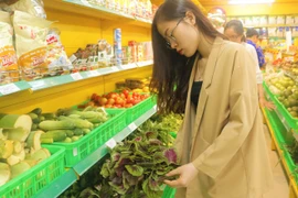 Giá nhiều nhóm hàng hóa, dịch vụ đến kỳ tăng, gây áp lực lên lạm phát