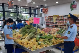 Khẩn trương rà soát, kiểm tra, xử lý hành vi kinh doanh rau, củ, quả không rõ nguồn gốc