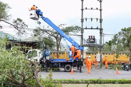 Một số hồ chứa thủy điện xả lũ, tiếp tục khôi phục cấp điện cho khách hàng