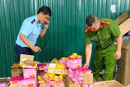 Tạm giữ hàng nghìn bánh trung thu nghi nhập lậu 