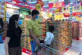 Hà Nội: Hàng Tết tăng khoảng 10%