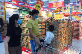 Hà Nội: Hàng Tết tăng khoảng 10%