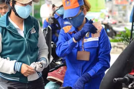 Xăng dầu đồng loạt tăng giá từ chiều nay