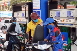 Giá xăng lại tăng