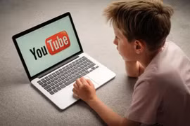 Trẻ em Việt Nam có nguy cơ bị bóc lột và xâm hại tình dục qua mạng