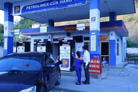 Bộ Công Thương đề xuất giảm 2.000 đồng thuế bảo vệ môi trường với mặt hàng xăng