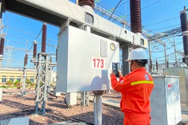 Bộ Công Thương nói gì về thông tin “doanh nghiệp được đề nghị tự nguyện giảm mức tiêu thụ điện”?