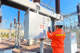 Bộ Công Thương nói gì về thông tin “doanh nghiệp được đề nghị tự nguyện giảm mức tiêu thụ điện”?