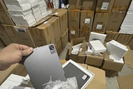 Hà Nội: Phát hiện kho điện thoại, máy tính bảng “khủng” không rõ nguồn gốc