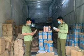 Hà Nội: Tạm giữ hàng tấn nguyên liệu để làm trà sữa Royal Tea, Gongcha...