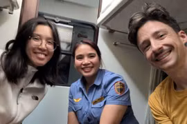 Nữ nhân viên đường sắt “giải cứu” khách Tây giữa lũ lịch sử ở Khánh Hòa