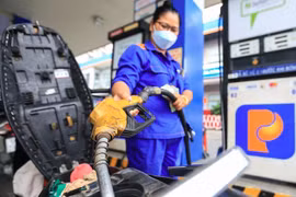 Xăng dầu giảm giá nhẹ