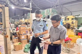 Phát hiện cơ sở sản xuất, kinh doanh bỉm trẻ em, băng vệ sinh giả mạo nhãn hiệu nổi tiếng