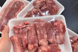 Xăng giảm giá lần thứ 10, hàng hóa thiết yếu vẫn "đứng yên"