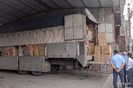TP HCM: Xe tải biển số miền Bắc bị phát hiện chở hàng nghìn chiếc tông- đơ cắt tóc nghi hàng lậu