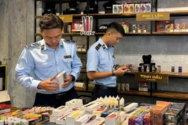 Hà Nội: Xử lý hàng loạt cơ sở kinh doanh thuốc lá điện tử, thuốc lá nung nóng có dấu hiệu vi phạm