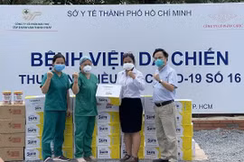 Vinamilk trao tặng 2.000 sản phẩm sữa uống dinh dưỡng Sure Prevent Gold cho bệnh nhân nặng điều trị Covid-19