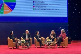 Nhà khoa học nữ: "Hãy mơ lớn và nắm bắt hiện thực để hiện thức hóa ước mơ" 