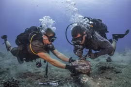 Hơn 1 tháng nữa mới sửa xong cáp quang biển APG