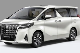 Cảnh báo: Toyota Alphard có thể bị rơi ốp nắp ca-pô khi đang lưu thông