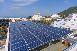 Điện mặt trời mái nhà tự sản, tự tiêu sẽ được miễn giấy phép hoạt động điện lực?