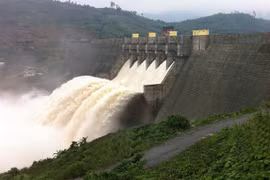 Lưu lượng nước về hồ thủy điện Thác Bà đã giảm