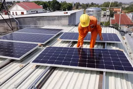 EVN: Nghiêm túc kiểm điểm, xử lý trách nhiệm tập thể, cá nhân liên quan sai phạm về điện mặt trời mái nhà