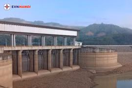 Mất điện giữa nắng nóng đỉnh điểm còn kéo dài đến bao giờ?