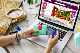 Người bán hàng online có trách nhiệm gì với hàng hóa và khách hàng?