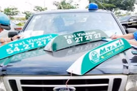 Taxi ngoại tỉnh không được kinh doanh cố định trên địa bàn Hà Nội