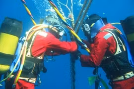 Thêm 1 tuyến cáp quang biển gặp sự cố