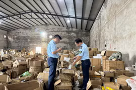 Phát hiện kho hàng nghi nhập lậu, vận hành bằng thủ đoạn mới tinh vi