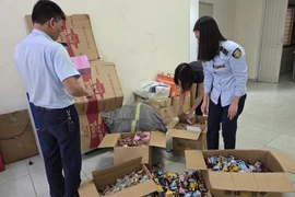 Phát hiện, xử lý hàng loạt vi phạm trong kinh doanh dịp Tết Trung thu