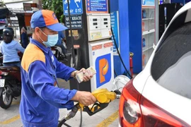 Thuế bảo vệ môi trường xăng dầu: Doanh nghiệp muốn giảm mạnh hơn 1.000 đồng/lít
