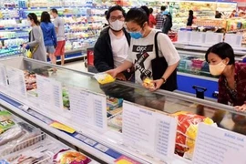 Pho mát nhập khẩu từ Pháp có thể chứa kim loại, người dùng Việt Nam nên thận trọng